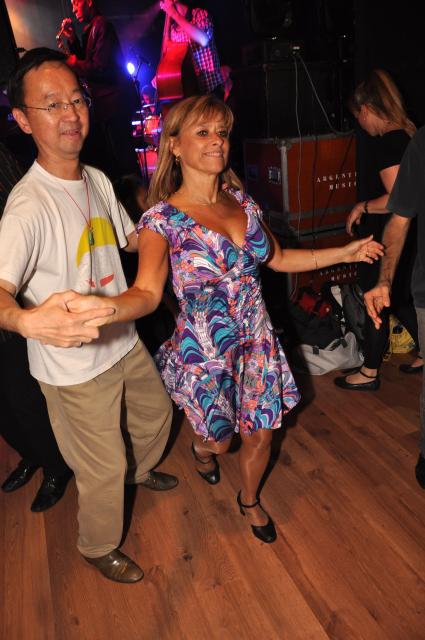 min 2010 10 10 station danse 196